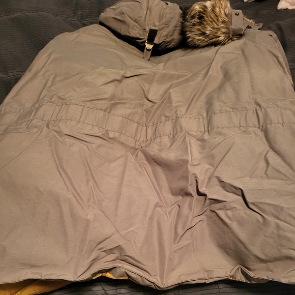 Coat - Picture 3 of 10